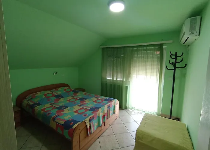 Apartamento Smeštaj Golubica 3 *