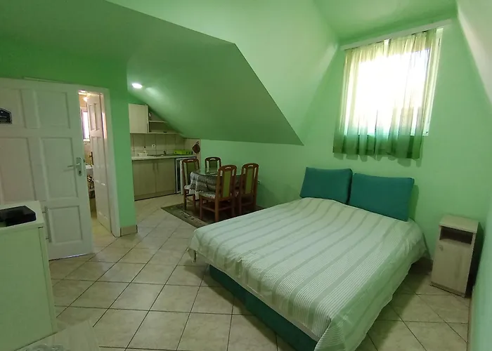 Smeštaj Golubica 3 Apartamento *